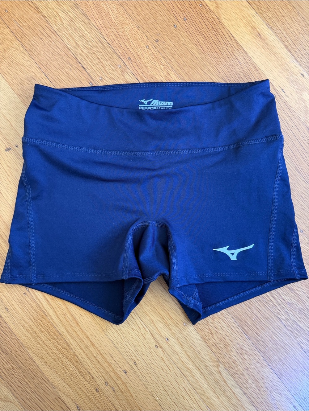 Mizuno Women's Elevated 4" Inseam Volleyball Short size Medium